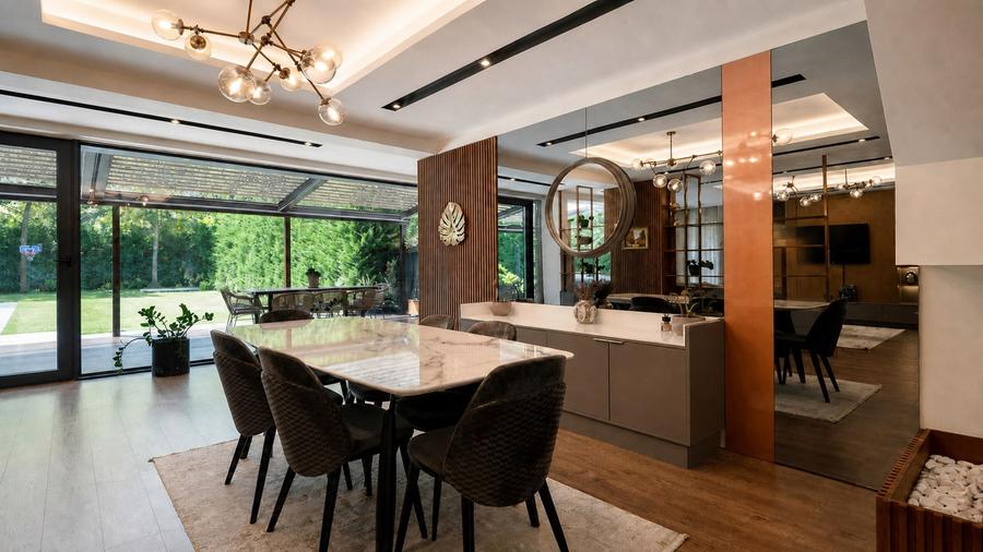 Casă individuală cu 9 camere cu Teren 1300 Mp în Pipera