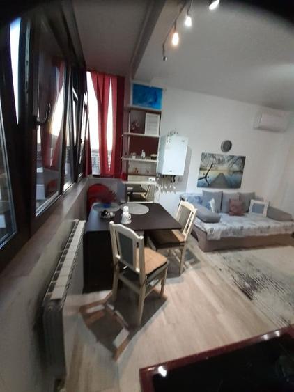 Apartament cu 2 camere semidecomandat în Universitate