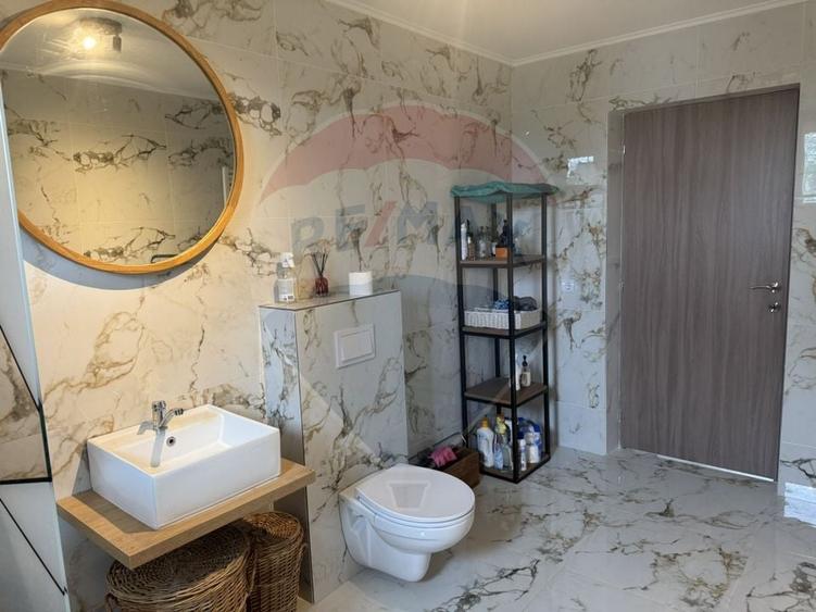 Casă individuală cu 6 camere cu Teren 2800 Mp în Livada (Petreștii de Jos)