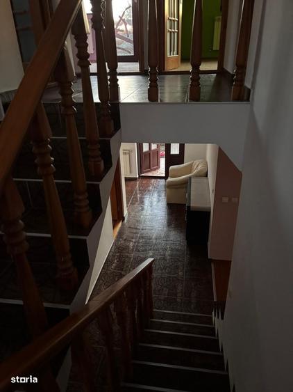 Casă cu 4 camere în Central
