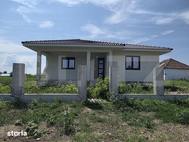 Casă cu 4 camere cu Teren 800 Mp în Păulești