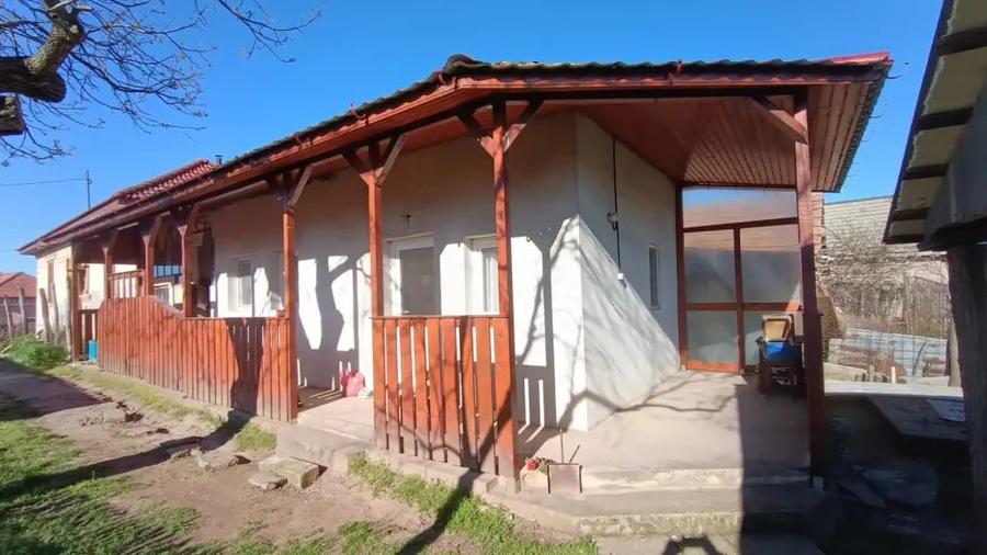 Casă cu 5 camere în Ciupercenii Noi