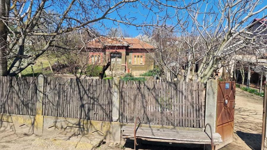 Casă cu 4 camere în Ianca