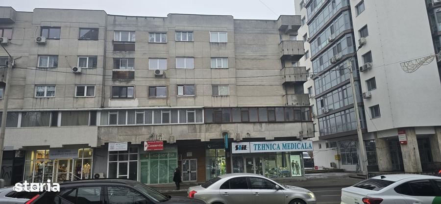Apartament cu 4 camere în Independenței