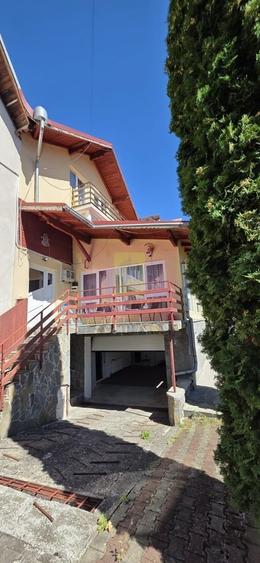 Casă cu 7 camere în Central