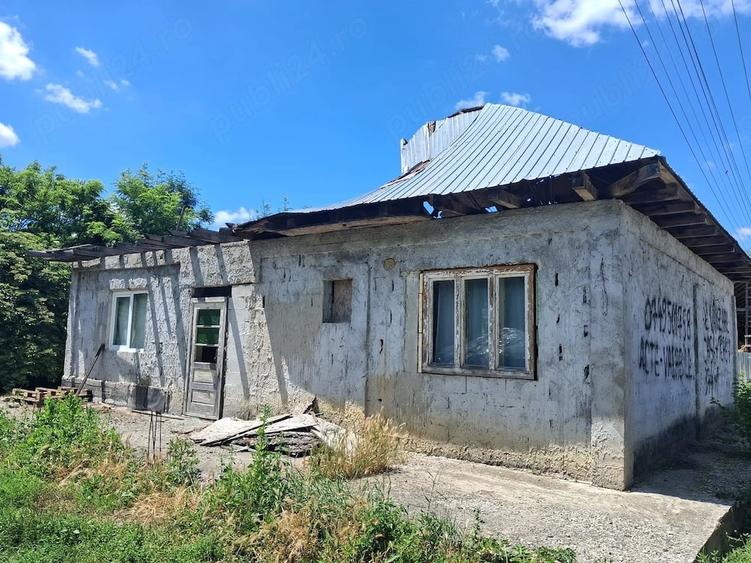 Casă cu Teren 847 Mp în Tisa