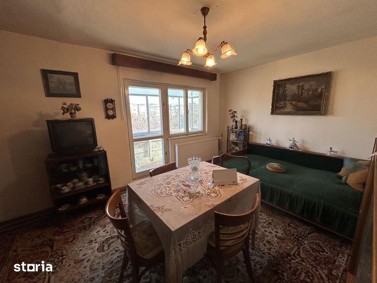 Apartament cu 3 camere decomandat în Micălaca
