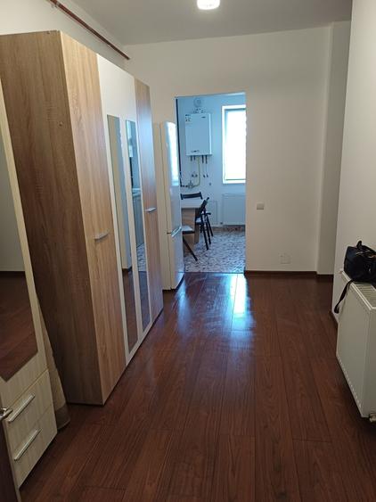 Apartament cu 2 camere semidecomandat în Florești