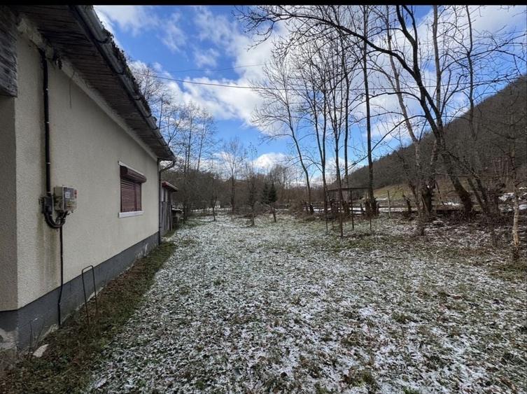 Casă cu 4 camere în Ocolișel