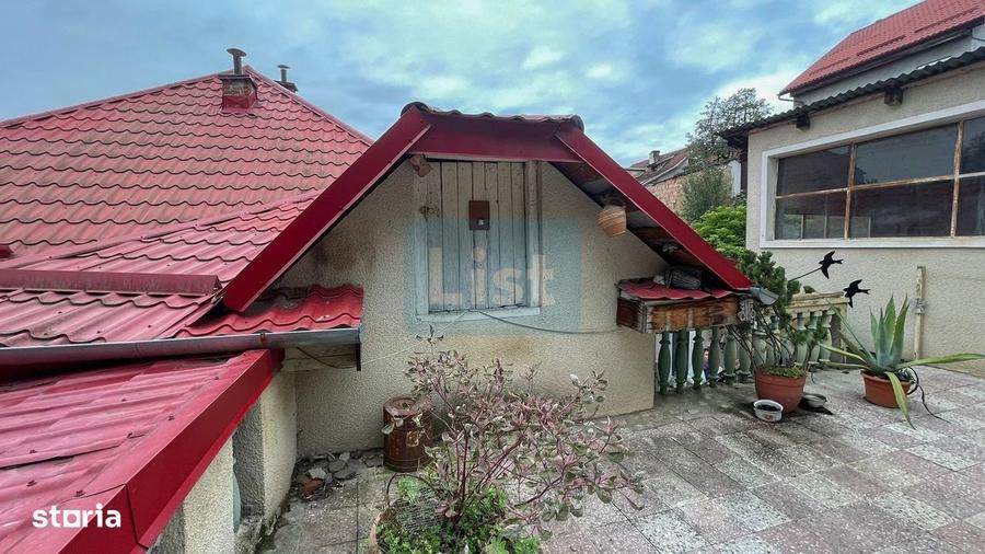 Casă cu 4 camere în Central