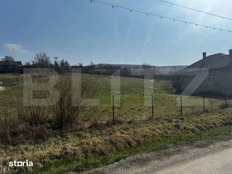 Casă cu 3 camere cu Teren 5000 Mp în Central