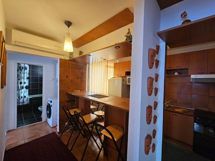 Apartament cu 3 camere decomandat în Piața Unirii