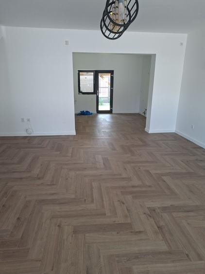Casă cu 4 camere în Central