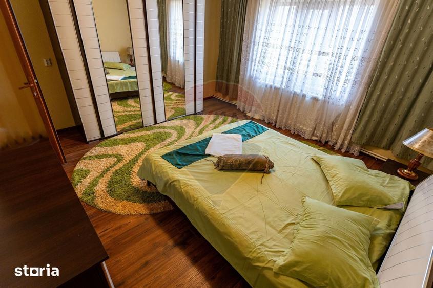 Casă cu 3 camere cu Teren 2497 Mp în Central