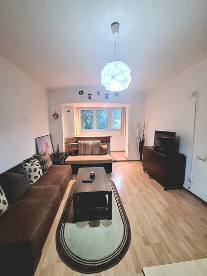 Apartament cu 2 camere decomandat în Vitan