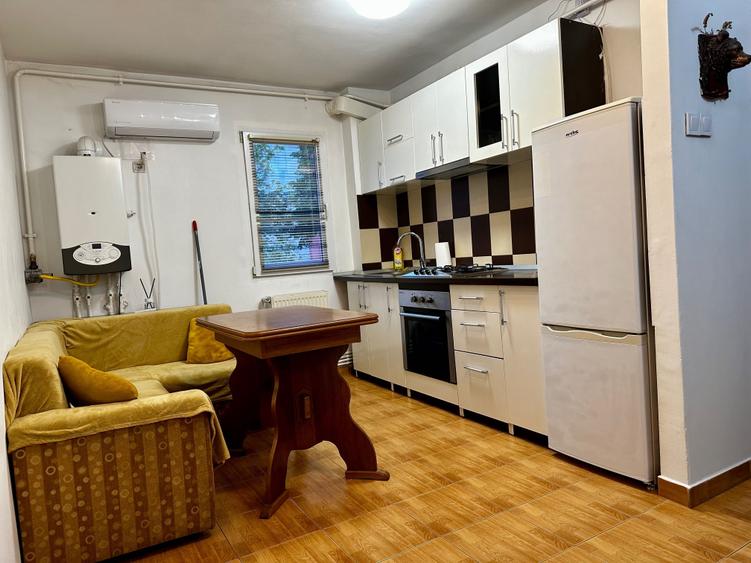 Apartament cu 3 camere decomandat în Brazda lui Novac