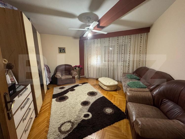 Apartament cu 4 camere decomandat, mobilat în Mihai Eminescu
