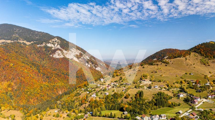 Casă individuală cu 4 camere cu Teren 1045 Mp în Măgura