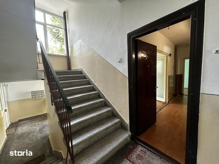 Apartament cu 3 camere decomandat în Iosia