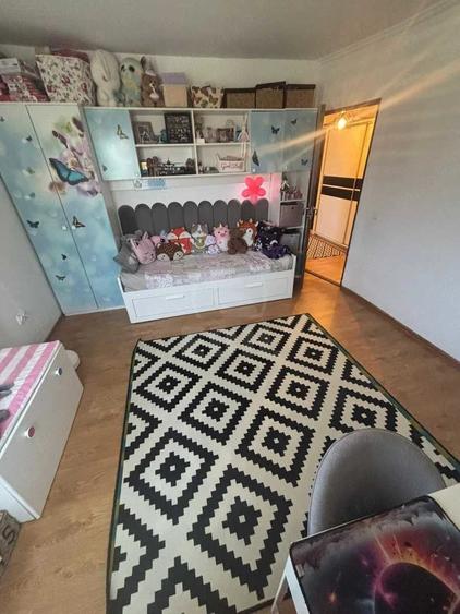 Apartament cu 2 camere decomandat în Florești