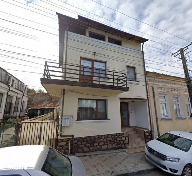 Casă cu 3 camere cu Teren 110 Mp în Curtea de Argeș