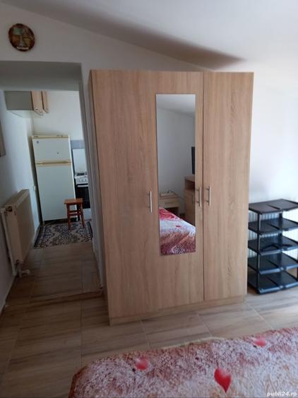 Garsonieră decomandată în Titan