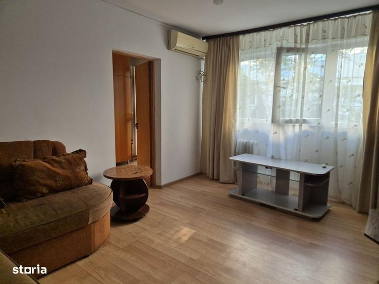 Apartament cu 3 camere nedecomandat în Malu Roșu