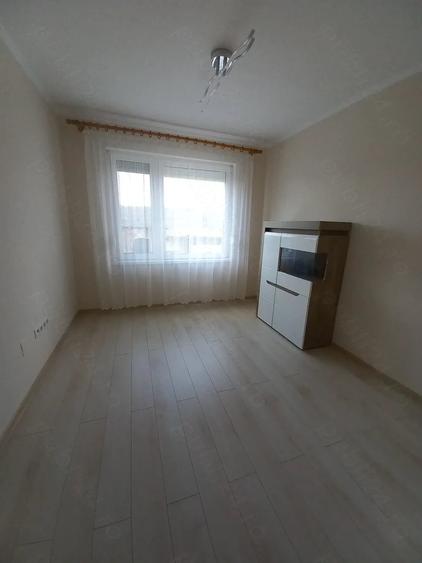 Apartament cu 4 camere nedecomandat în Central