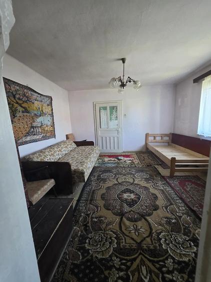 Casă cu 2 camere cu Teren 548 Mp în Crizbav