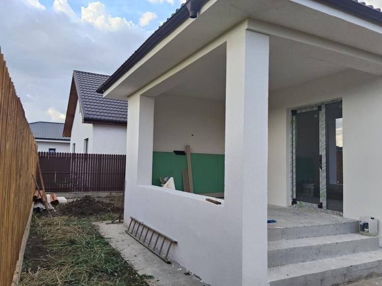 Casă cu 4 camere în Cumpăna