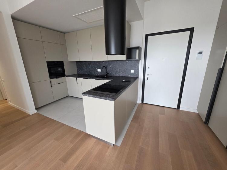 Apartament cu 3 camere decomandat în Barbu Văcărescu