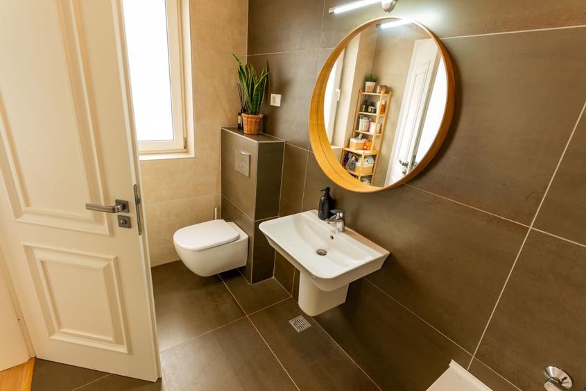 Casă individuală cu 3 camere cu Canalizare în Tunari