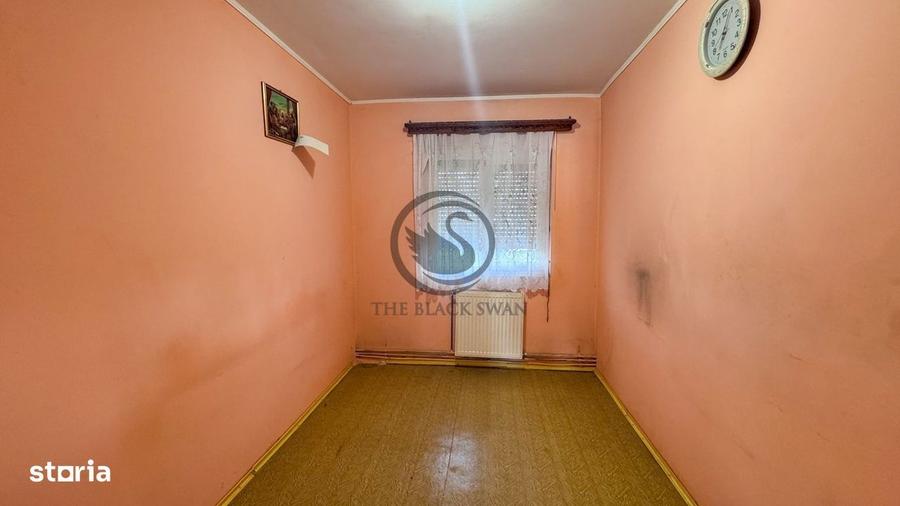 Apartament cu 4 camere decomandat în Central