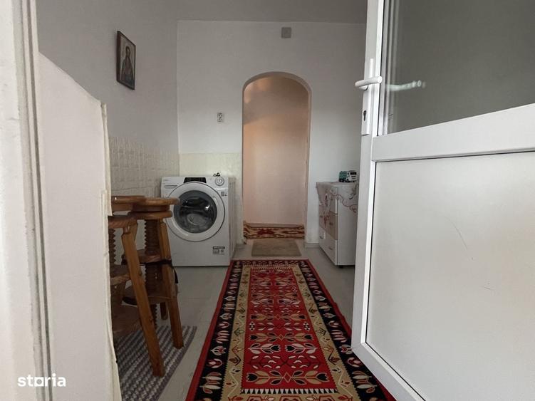 Casă cu 4 camere în Cârlig