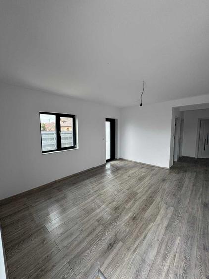 Casă cu 3 camere cu Teren 340 Mp în Lunca Cetățuii