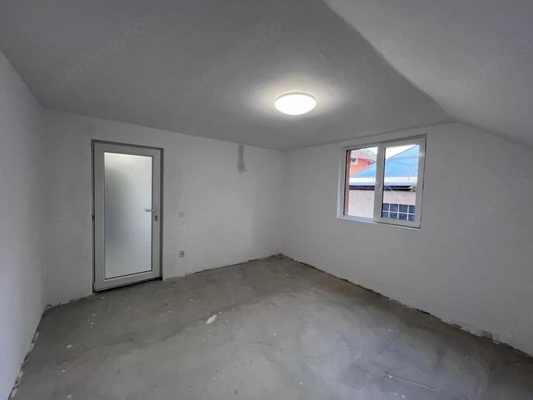 Casă cu 6 camere cu Teren 500 Mp în Calea Dumbrăvii