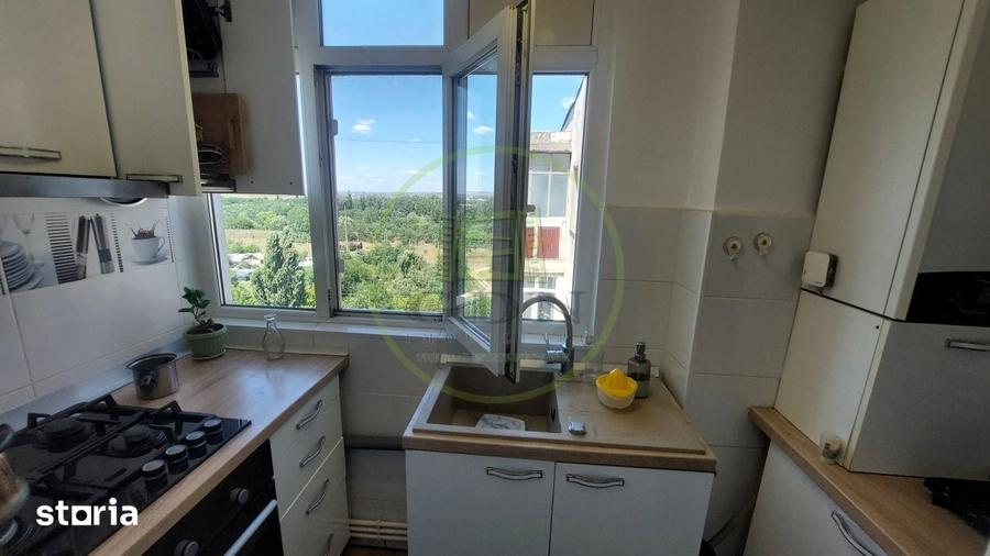 Apartament cu 2 camere semidecomandat în Craiovița Nouă