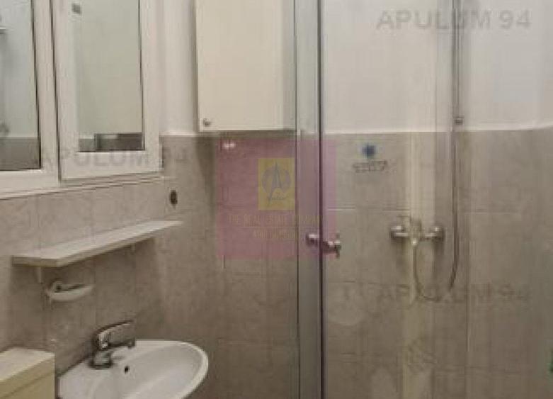 Garsonieră semidecomandată, mobilată în P-ța Romană
