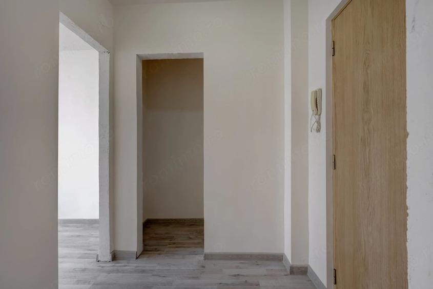 Apartament cu 3 camere semidecomandat în Baba Novac