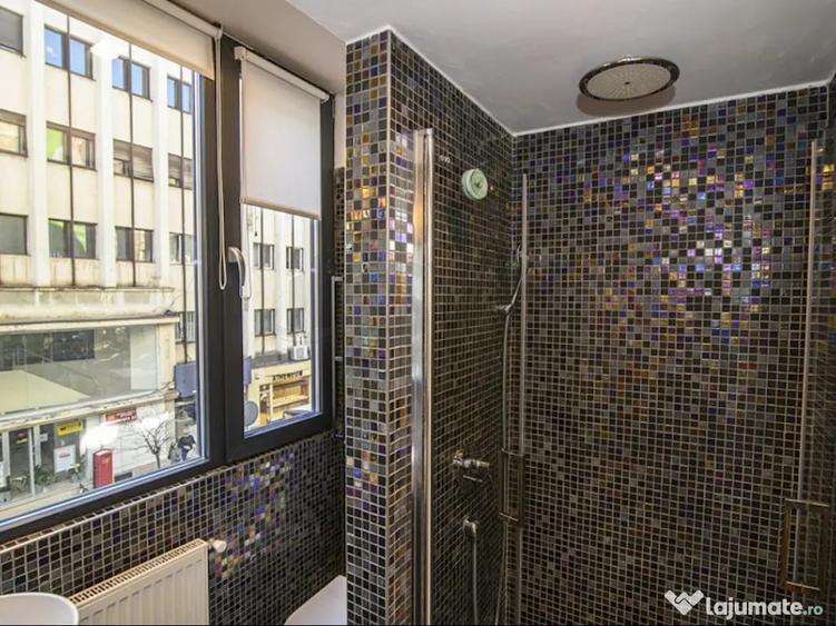 Apartament cu 5 camere semidecomandat în Calea Victoriei