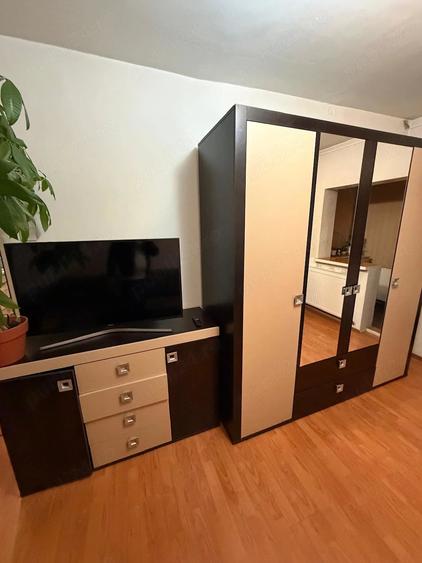 Apartament cu 3 camere semidecomandat în George Enescu
