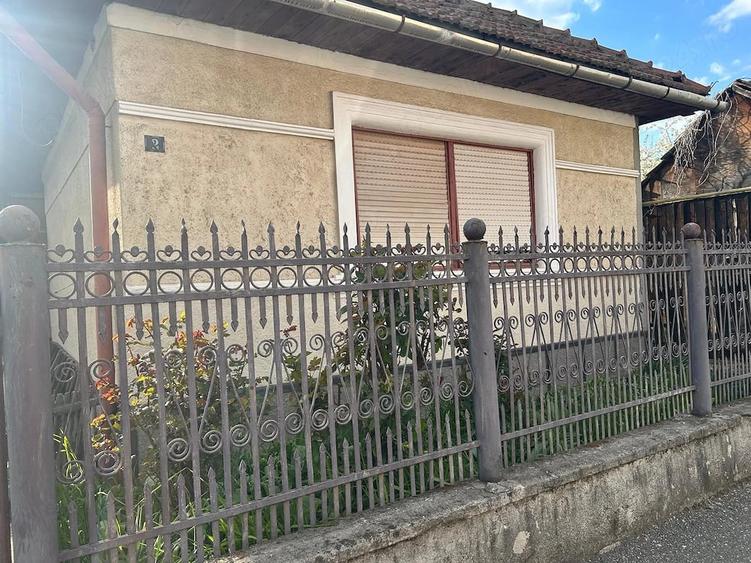 Casă cu 2 camere cu Teren 267 Mp în Central
