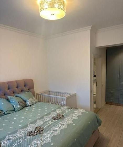 Apartament cu 4 camere decomandat, mobilat în Primo