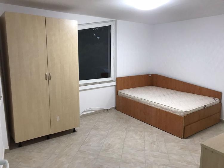 Garsonieră semidecomandată în Eroii Revoluției