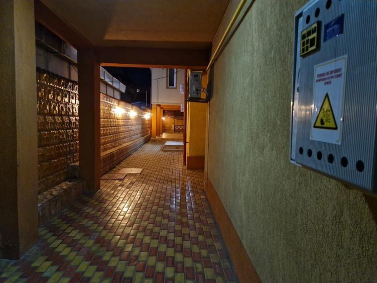 Casă cu 4 camere cu Teren 400 Mp în Central