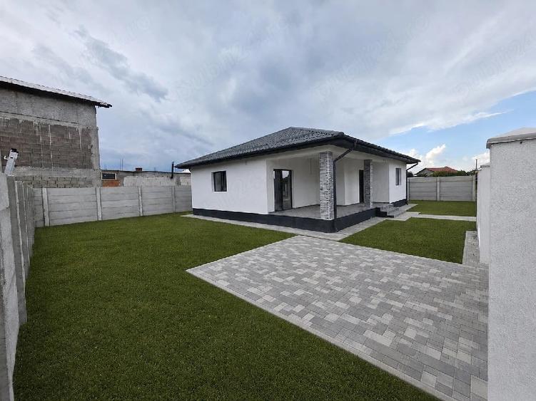 Casă cu 3 camere cu Teren 465 Mp în Domnești