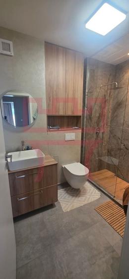 Apartament cu 2 camere semidecomandat, mobilat în Semicentral