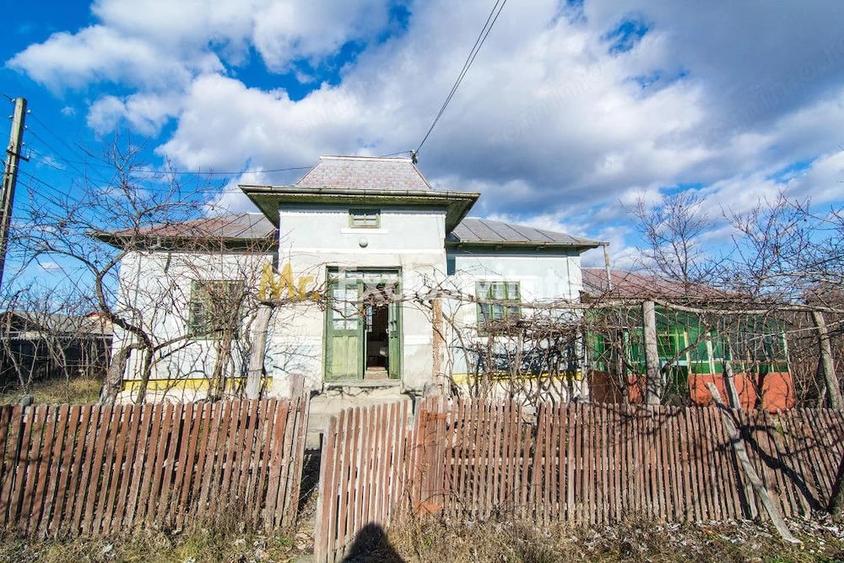 Casă cu 2 camere cu Teren 4145 Mp în Vedea