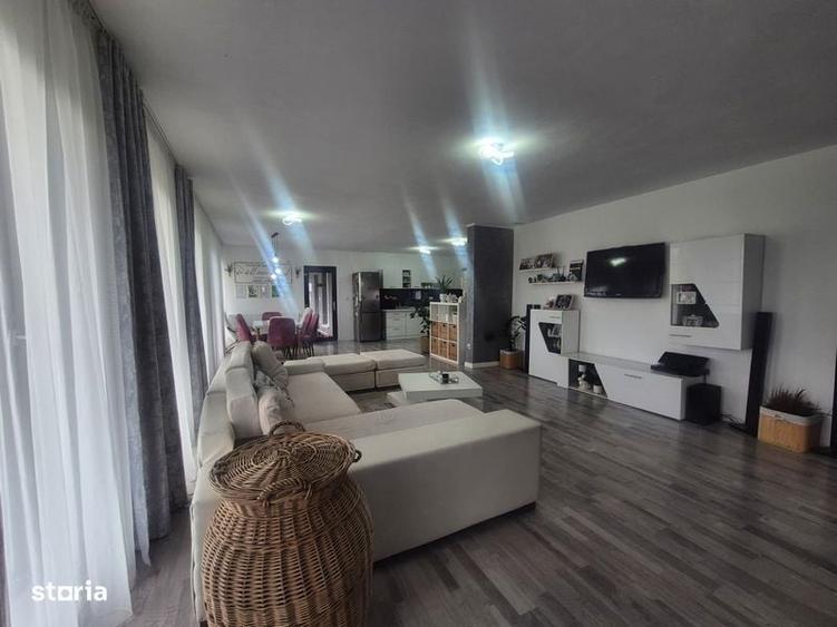 Casă cu 4 camere în Bucureasa