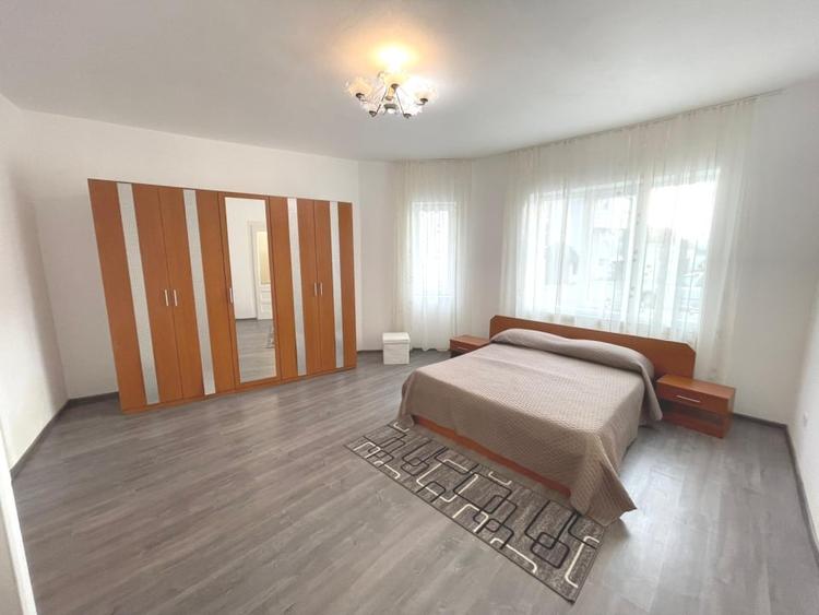 Casă individuală cu 4 camere cu Canalizare în Central